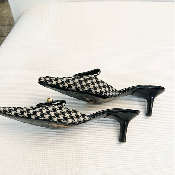 COACH-Houndstooth classic blk & wht kitten heels - Picture 3 of 9